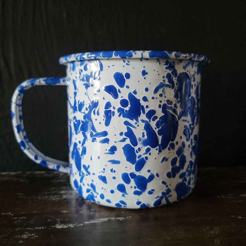 Crow Canyon Home Enamelware Mug, 12 ounce, Blue & White Splatter